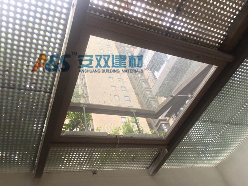 國(guó)產(chǎn)螺桿式開窗器