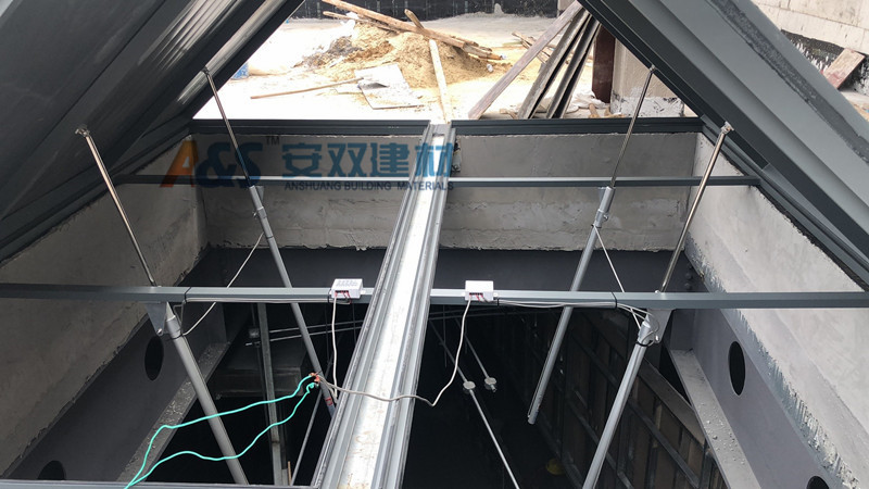 國(guó)產(chǎn)螺桿式開窗器